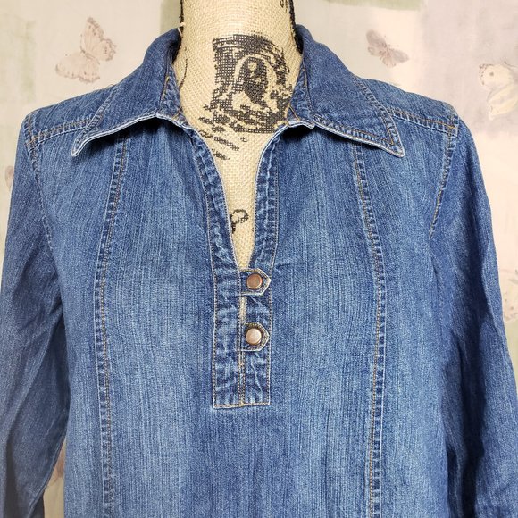 Blue denim Maternity V-neck tied back top - Picture 2 of 4